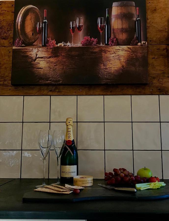 Trelaske Mill Cider Barn-With Hot Tub, Fire Pit Bbq Lewannick Exteriör bild