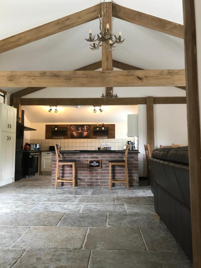 Trelaske Mill Cider Barn-With Hot Tub, Fire Pit Bbq Lewannick Exteriör bild
